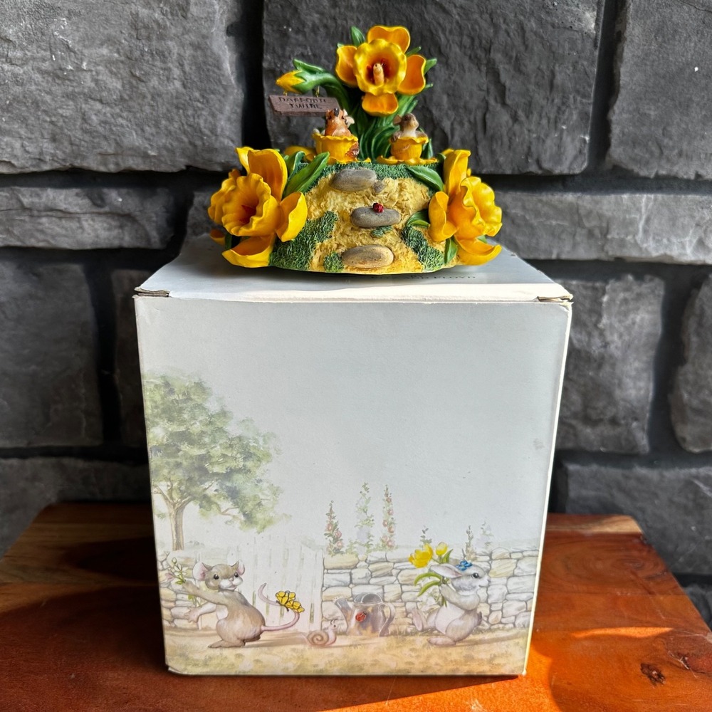 Fitz and Floyd Teeny Tiny Tails Music Box Daffodil Twirl Cottage Grandmacore EUC